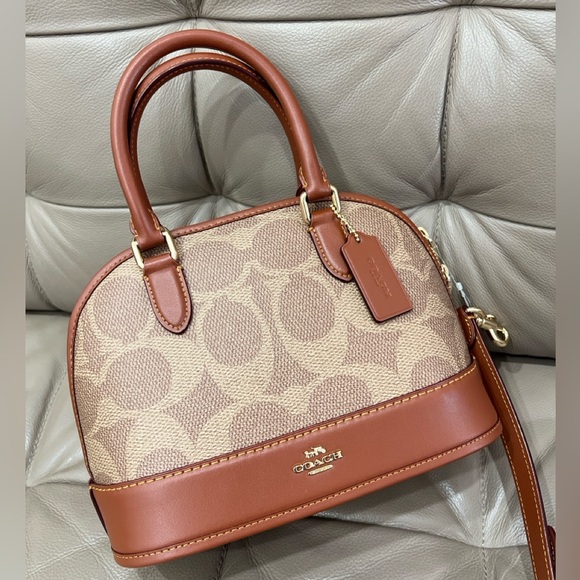 Coach Sabrina Satchel Bag In Signature Canvas、NWT - Picture 1 of 9